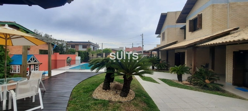 Excelente Sobrado á poucos metros do mar em Rainha do mar: 5ª foto da galeria de imagens do imóvel