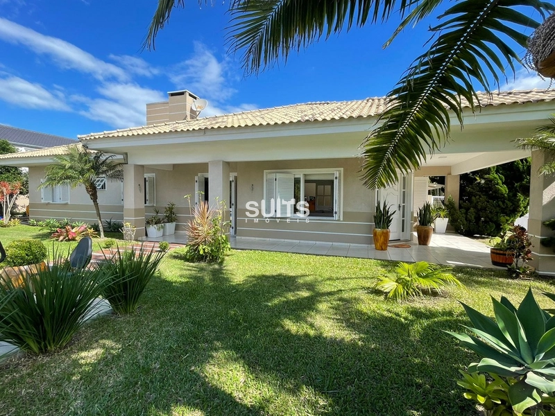 Excelente casa à venda em Atlântida