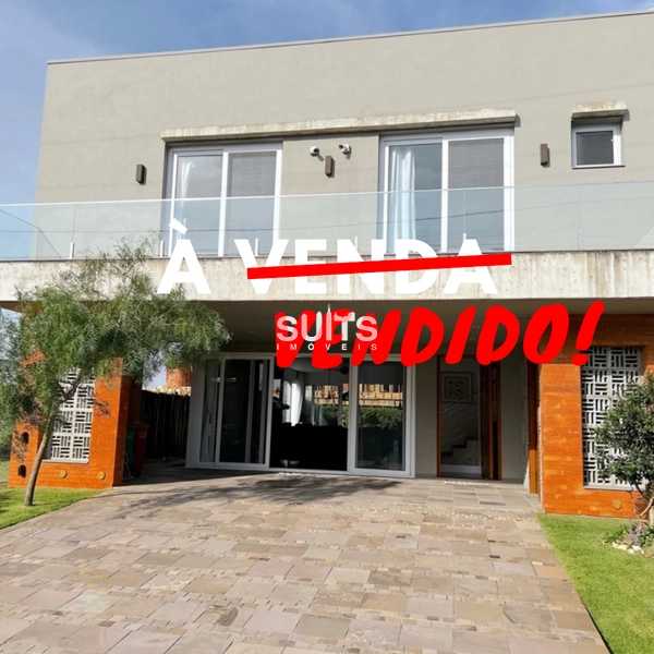 Ótimo sobrado com estilo rústico à venda no condomínio Blue