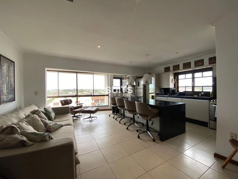 Excelente cobertura em um edifício muito bem localizado em Atlântida