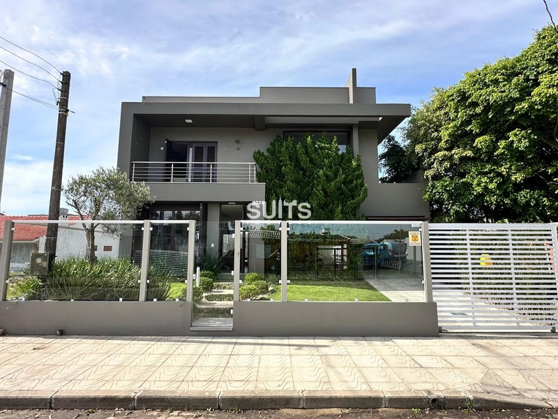 Lindo Sobrado no Coração de Xangri-Lá