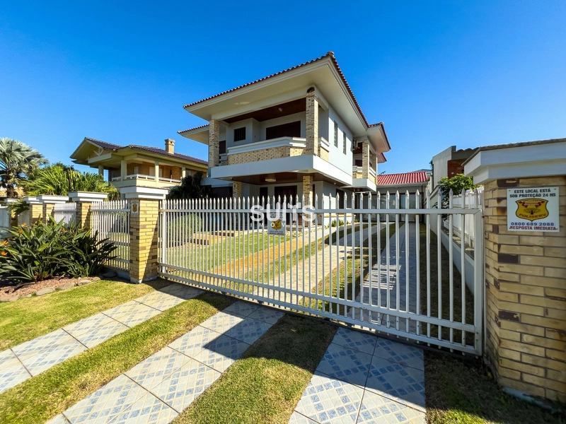 Excelente sobrado com localização diferenciada na praia de Atlântida