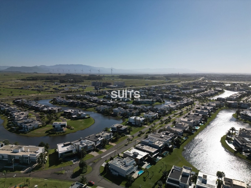 Excelente sobrado de esquina no condomínio Enseada: 9ª foto da galeria de imagens do imóvel