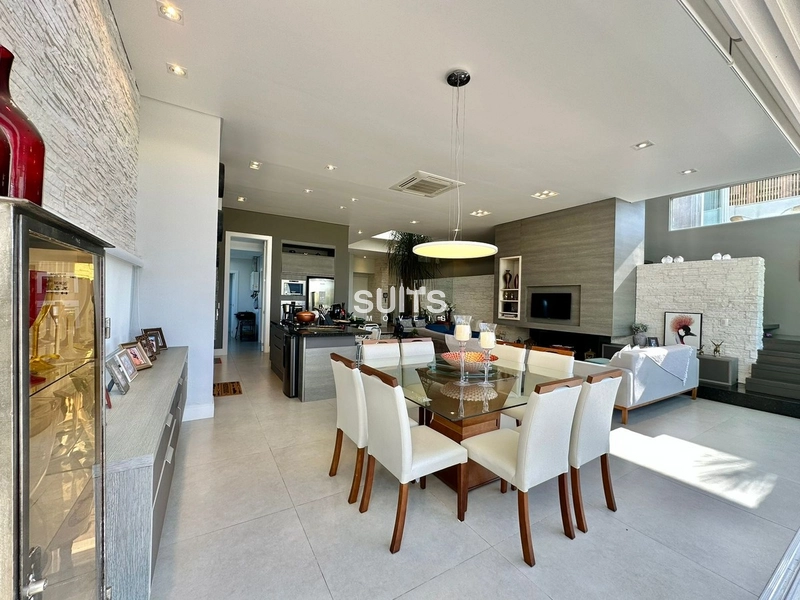 Excelente sobrado de esquina no condomínio Enseada: 26ª foto da galeria de imagens do imóvel