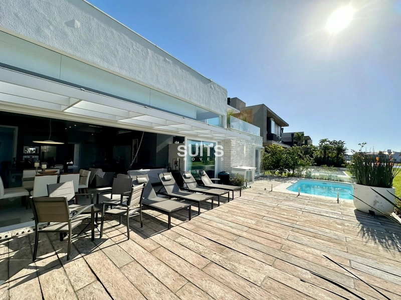 Excelente sobrado de esquina no condomínio Enseada: 28ª foto da galeria de imagens do imóvel