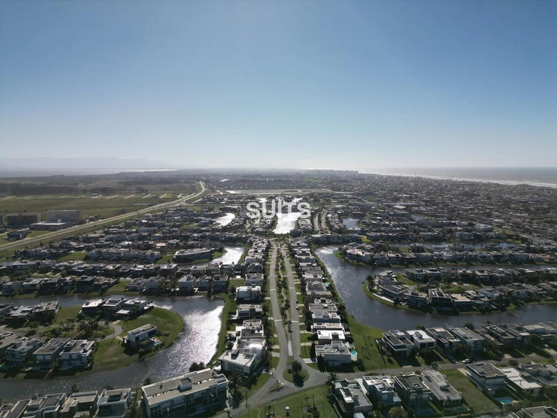 Excelente sobrado de esquina no condomínio Enseada: 10ª foto da galeria de imagens do imóvel