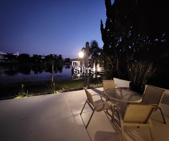 Luxo e requinte em apenas um imóvel no condomínio Atlântida Ilhas Park: 18ª foto da galeria de imagens do imóvel