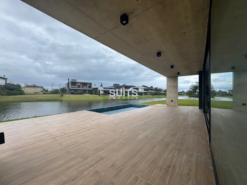 Excelente sobrado beira lago à venda no condomínio Celebration: 4ª foto da galeria de imagens do imóvel