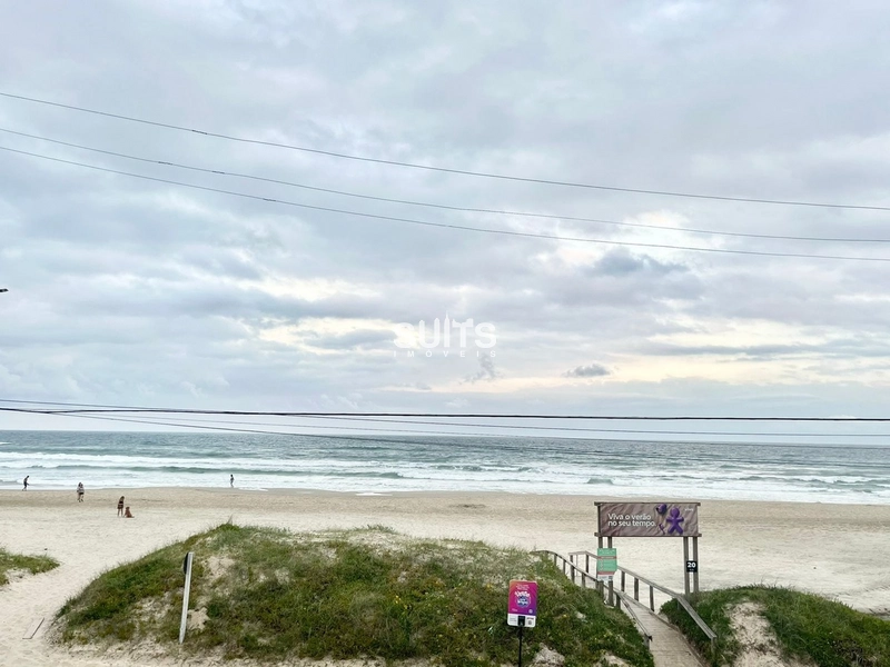 Excelente sobrado beira mar no centro de Xangri-Lá