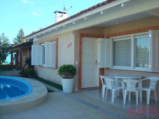 Excelente casa com piscina na praia Noiva do Mar em Xangri-Lá