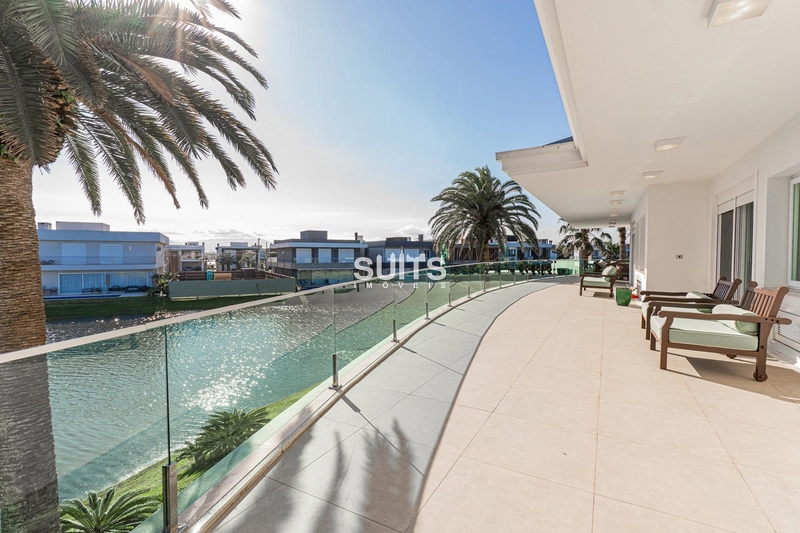 Mansão com 02 terrenos na beira do lago no condomínio Enseada: 51ª foto da galeria de imagens do imóvel