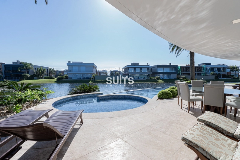 Mansão com 02 terrenos na beira do lago no condomínio Enseada: 22ª foto da galeria de imagens do imóvel