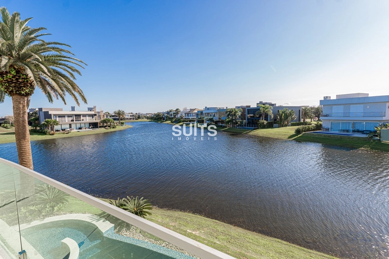 Mansão com 02 terrenos na beira do lago no condomínio Enseada: 50ª foto da galeria de imagens do imóvel