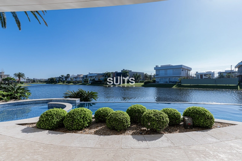 Mansão com 02 terrenos na beira do lago no condomínio Enseada: 23ª foto da galeria de imagens do imóvel