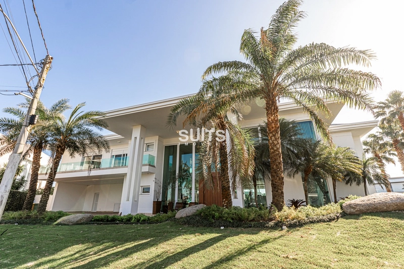 Mansão com 02 terrenos na beira do lago no condomínio Enseada: 3ª foto da galeria de imagens do imóvel