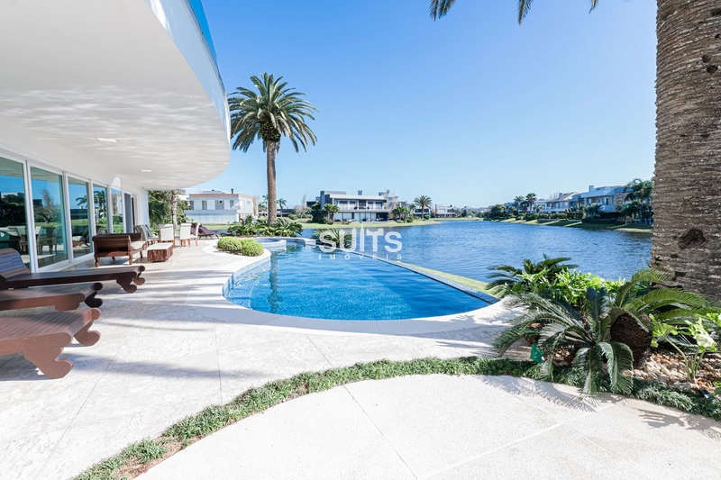 Mansão com 02 terrenos na beira do lago no condomínio Enseada: 19ª foto da galeria de imagens do imóvel