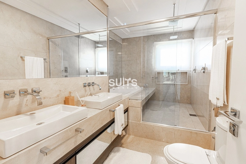 Mansão com 02 terrenos na beira do lago no condomínio Enseada: 34ª foto da galeria de imagens do imóvel