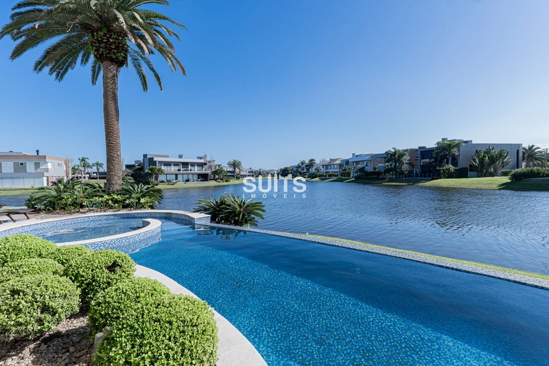 Mansão com 02 terrenos na beira do lago no condomínio Enseada: 25ª foto da galeria de imagens do imóvel