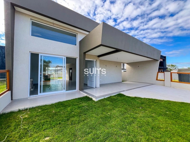 Ótima casa à venda na praia de Noiva do Mar