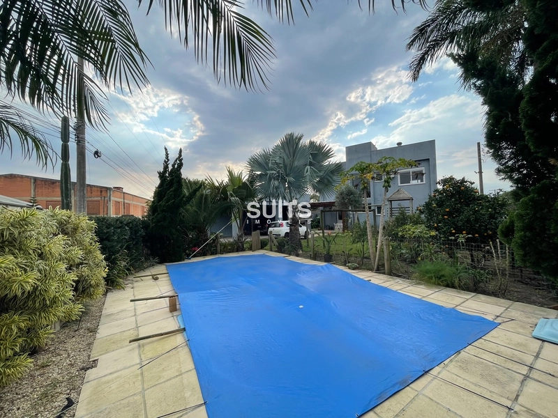 Excelente Sobrado à venda em Xangri-lá, região de moradores e comércio: 3ª foto da galeria de imagens do imóvel