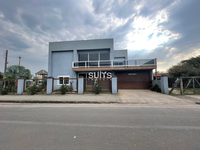 Excelente Sobrado à venda em Xangri-lá, região de moradores e comércio: 1ª foto da galeria de imagens do imóvel