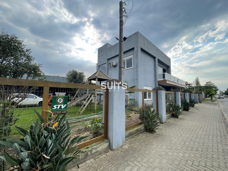 Excelente Sobrado à venda em Xangri-lá, região de moradores e comércio: 2ª foto da galeria de imagens do imóvel