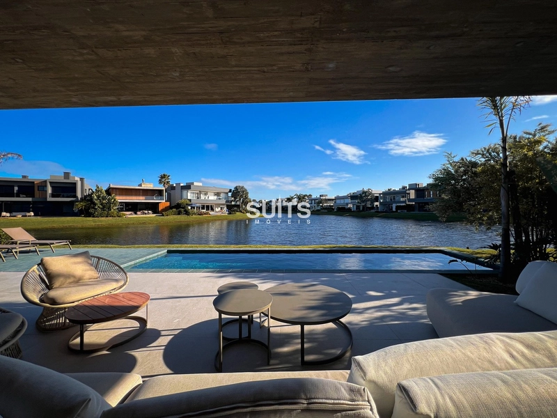Sobrado novo com vista para a extensão do lago no Condomínio Enseada: 27ª foto da galeria de imagens do imóvel