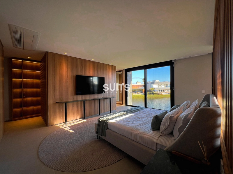 Sobrado novo com vista para a extensão do lago no Condomínio Enseada: 58ª foto da galeria de imagens do imóvel