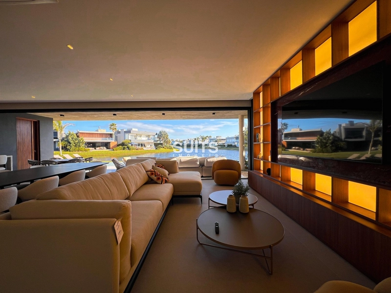 Sobrado novo com vista para a extensão do lago no Condomínio Enseada: 17ª foto da galeria de imagens do imóvel