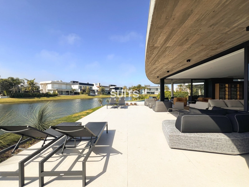 Incrível sobrado beira lago à venda no condomínio Enseada: 40ª foto da galeria de imagens do imóvel