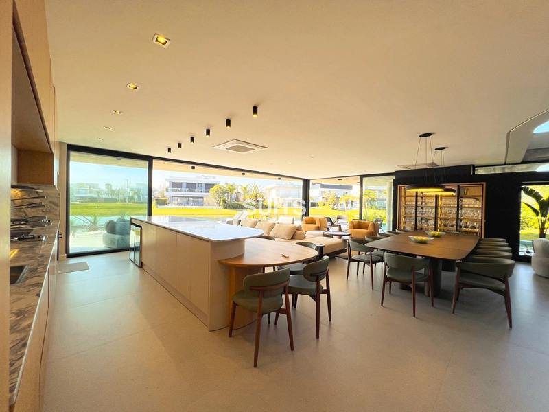 Incrível sobrado beira lago à venda no condomínio Enseada: 11ª foto da galeria de imagens do imóvel