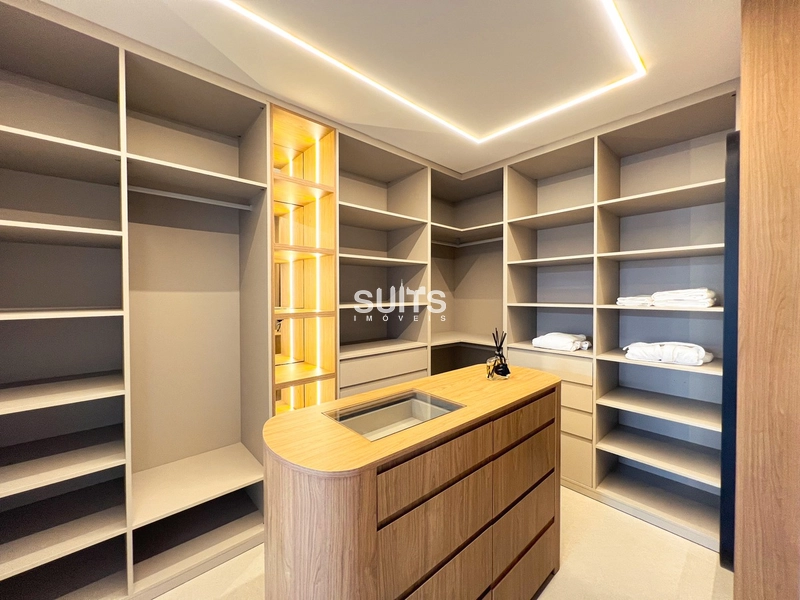 Incrível sobrado beira lago à venda no condomínio Enseada: 61ª foto da galeria de imagens do imóvel