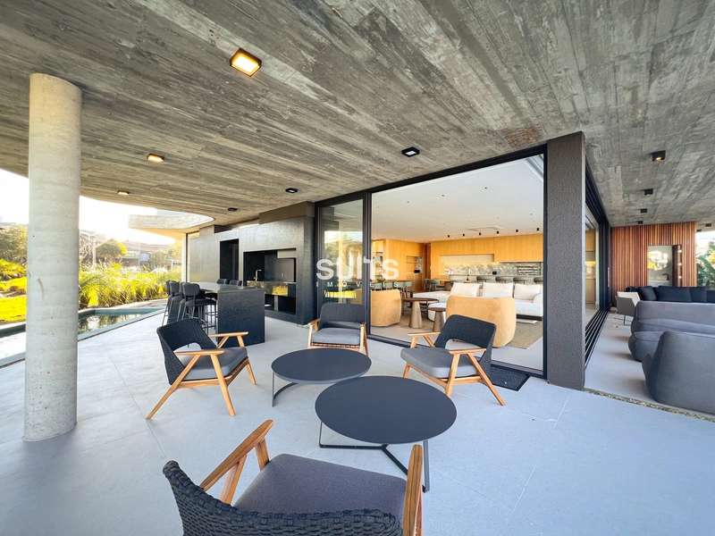 Incrível sobrado beira lago à venda no condomínio Enseada: 33ª foto da galeria de imagens do imóvel