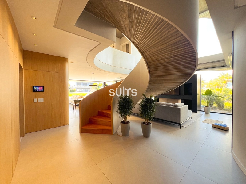 Incrível sobrado beira lago à venda no condomínio Enseada: 3ª foto da galeria de imagens do imóvel