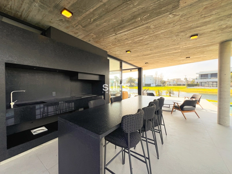 Incrível sobrado beira lago à venda no condomínio Enseada: 30ª foto da galeria de imagens do imóvel