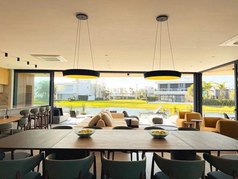 Incrível sobrado beira lago à venda no condomínio Enseada: 9ª foto da galeria de imagens do imóvel