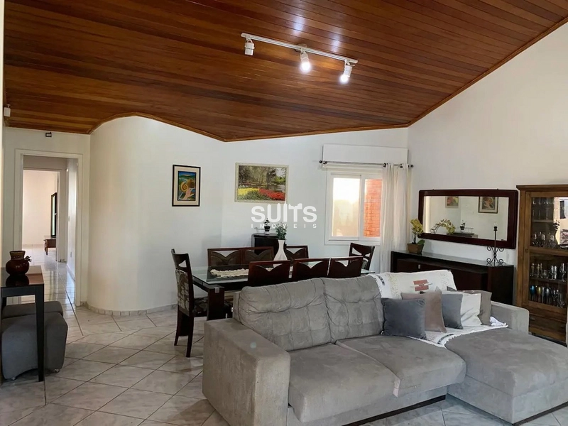 Casa à venda no centro de Xangri-lá!: 10ª foto da galeria de imagens do imóvel