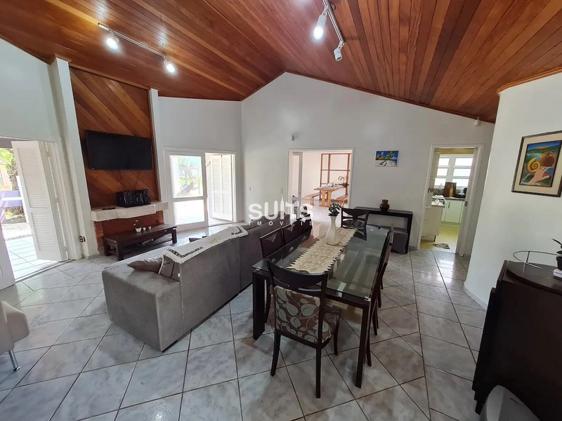 Casa à venda no centro de Xangri-lá!: 7ª foto da galeria de imagens do imóvel