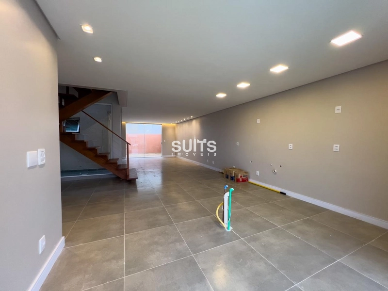 Sobrado à venda bem localizado, no bairro Arpoador!: 4ª foto da galeria de imagens do imóvel