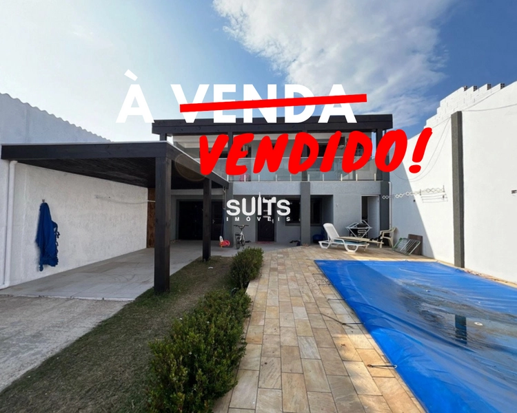Sobrado à venda no Centro de Xangri-lá!