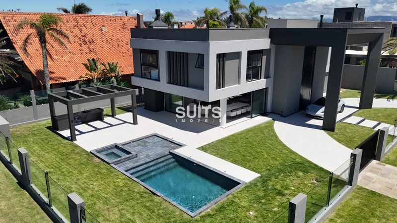 Mansão em região nobre na praia de Atlântida: 4ª foto da galeria de imagens do imóvel