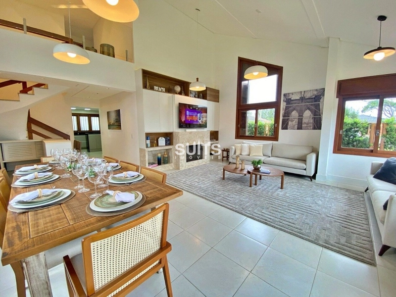 Sobrado à venda na praia de Rainha do Mar, a poucas quadras do mar!: 3ª foto da galeria de imagens do imóvel