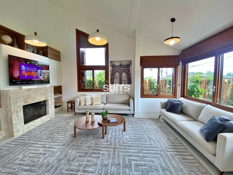 Sobrado à venda na praia de Rainha do Mar, a poucas quadras do mar!: 2ª foto da galeria de imagens do imóvel