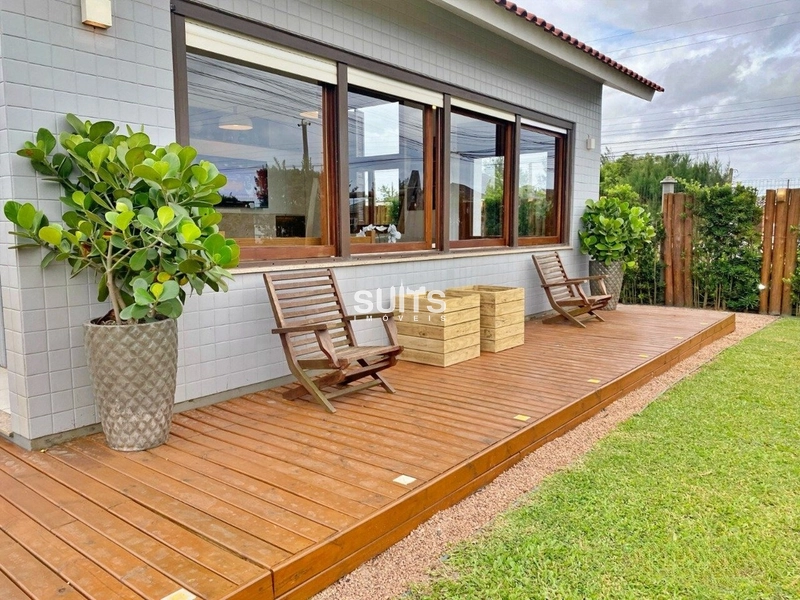 Sobrado à venda na praia de Rainha do Mar, a poucas quadras do mar!: 8ª foto da galeria de imagens do imóvel