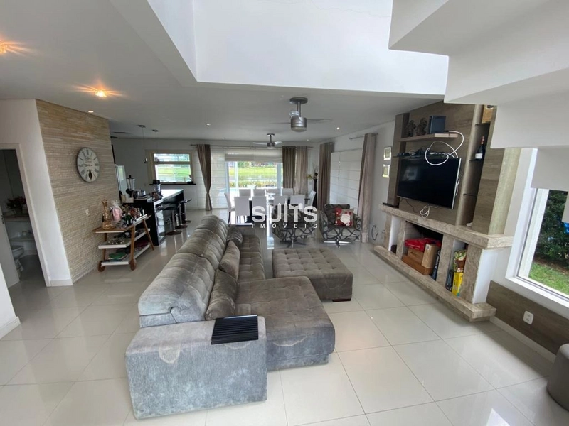 Sobrado beira lago à venda no condomínio Ventura!: 6ª foto da galeria de imagens do imóvel