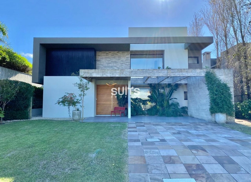 Sobrado beira lago no condomínio Villaggio Atlântida