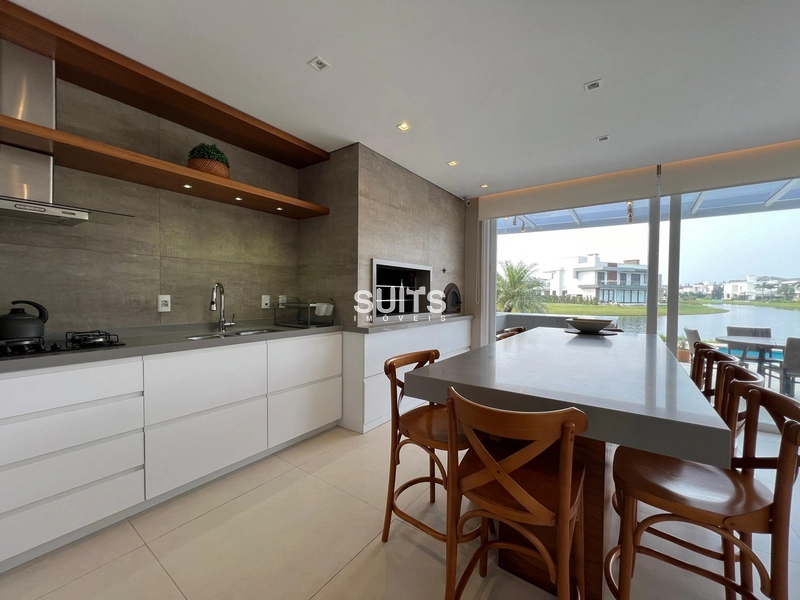 Excelente sobrado beira lago no Condomínio Enseada: 11ª foto da galeria de imagens do imóvel