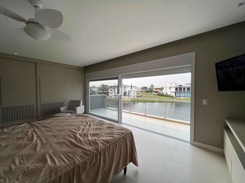 Excelente sobrado beira lago no Condomínio Enseada: 19ª foto da galeria de imagens do imóvel