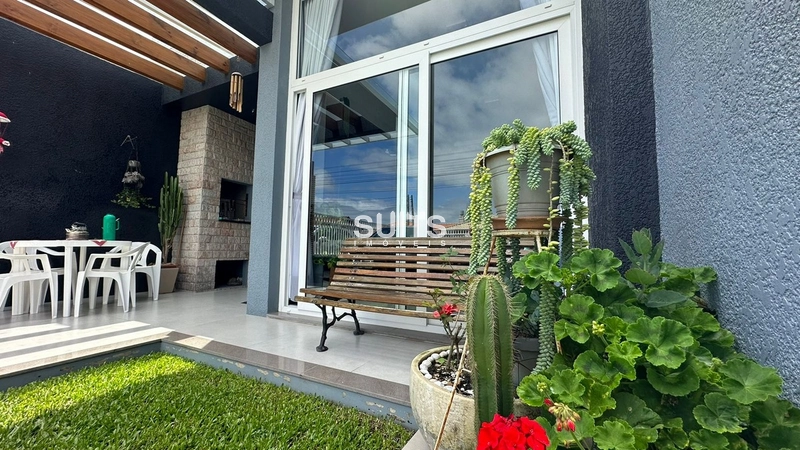 Linda casa geminada à venda no Centro de Xangri-Lá: 3ª foto da galeria de imagens do imóvel