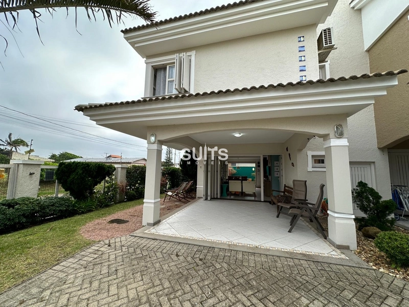 Sobrado à 02 quadras do mar na praia do Remanso em Xangri-Lá: 1ª foto da galeria de imagens do imóvel